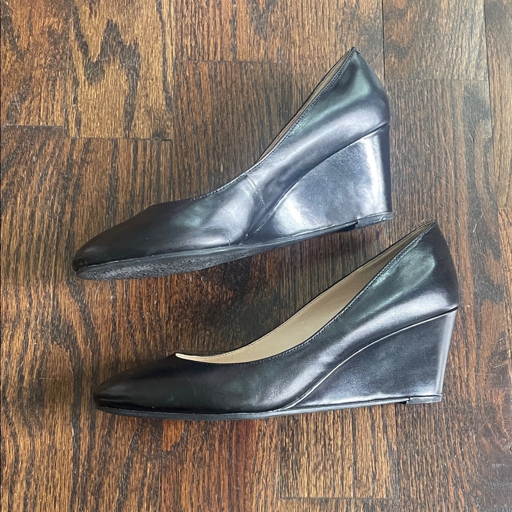 Nine West Classic Black Wedge Shoes - Picture 2 of 6
